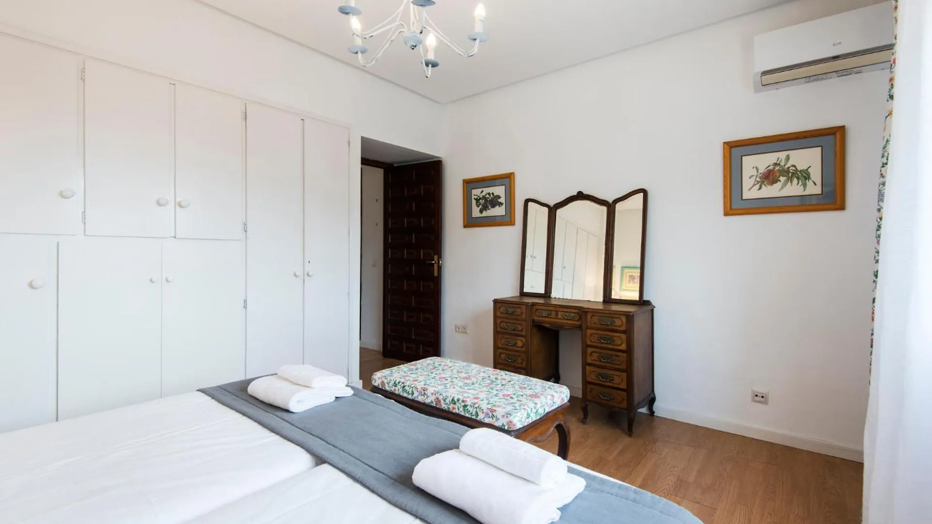 Queen Of The Ocean Villa: Stately Style House With Pool Μάλαγα