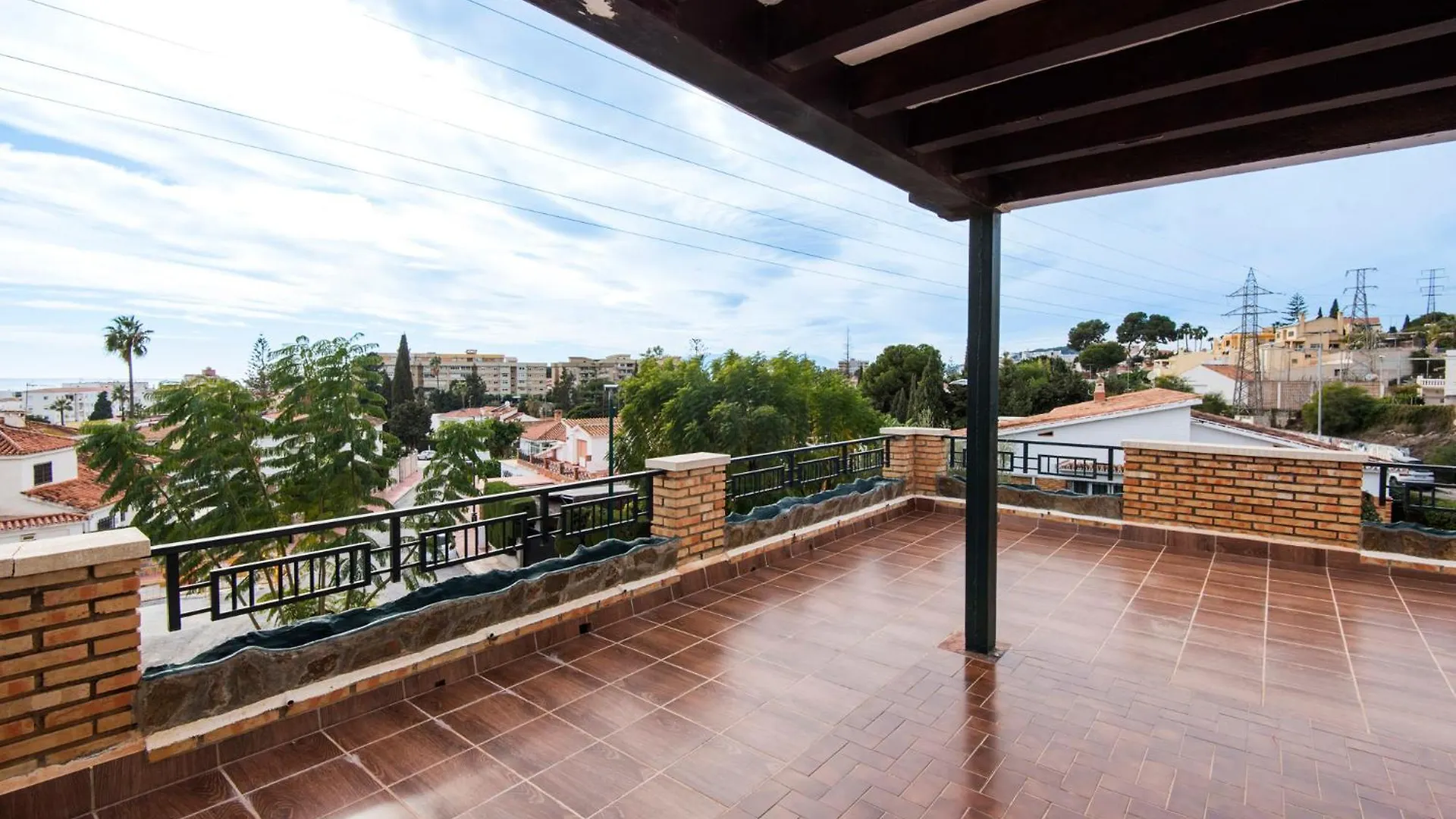 Dom wakacyjny Queen Of The Ocean Villa: Stately Style House With Pool Malaga