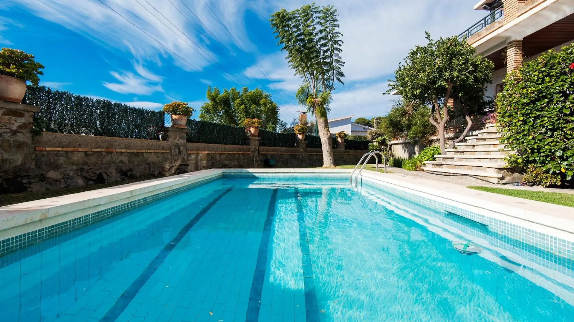 Queen Of The Ocean Villa: Stately Style House With Pool Malaga 0*,