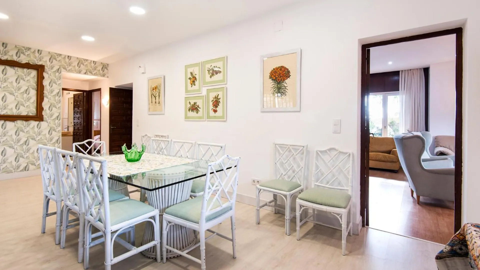 Queen Of The Ocean Villa: Stately Style House With Pool Malaga 0*,