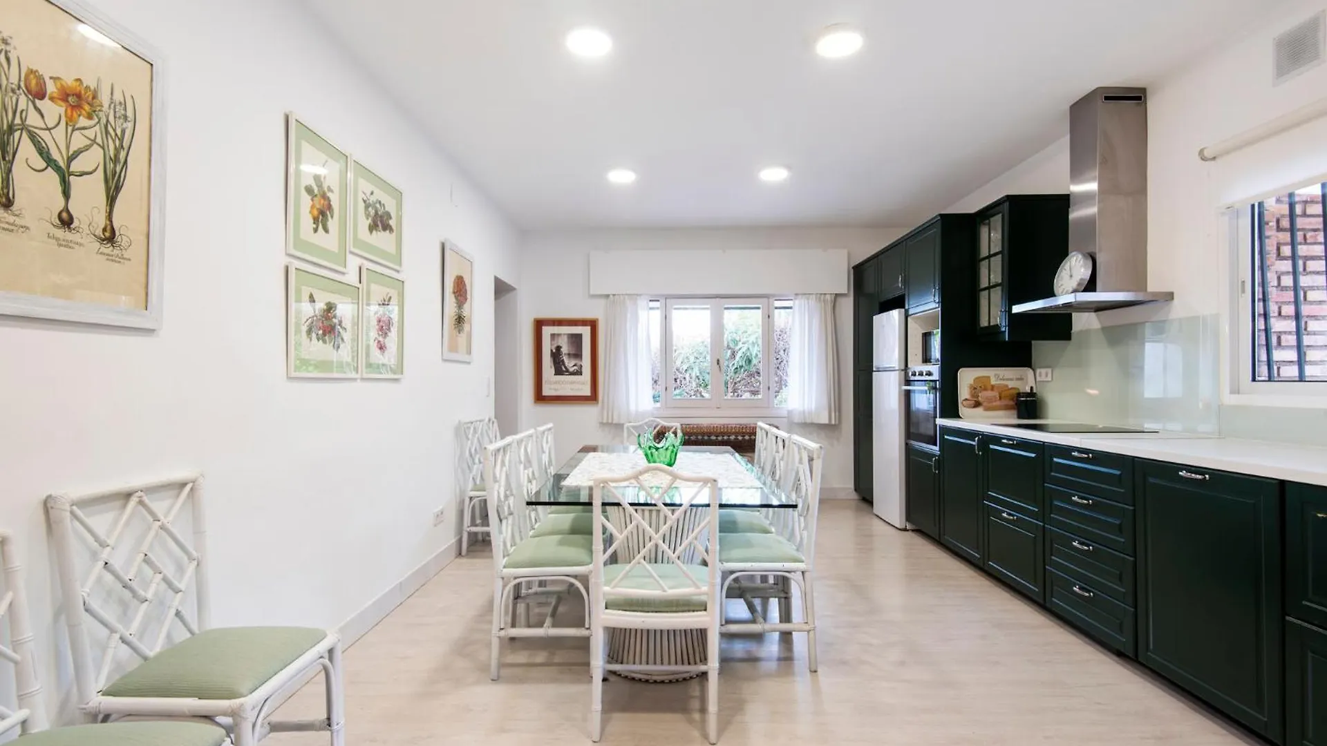 Queen Of The Ocean Villa: Stately Style House With Pool Malaga