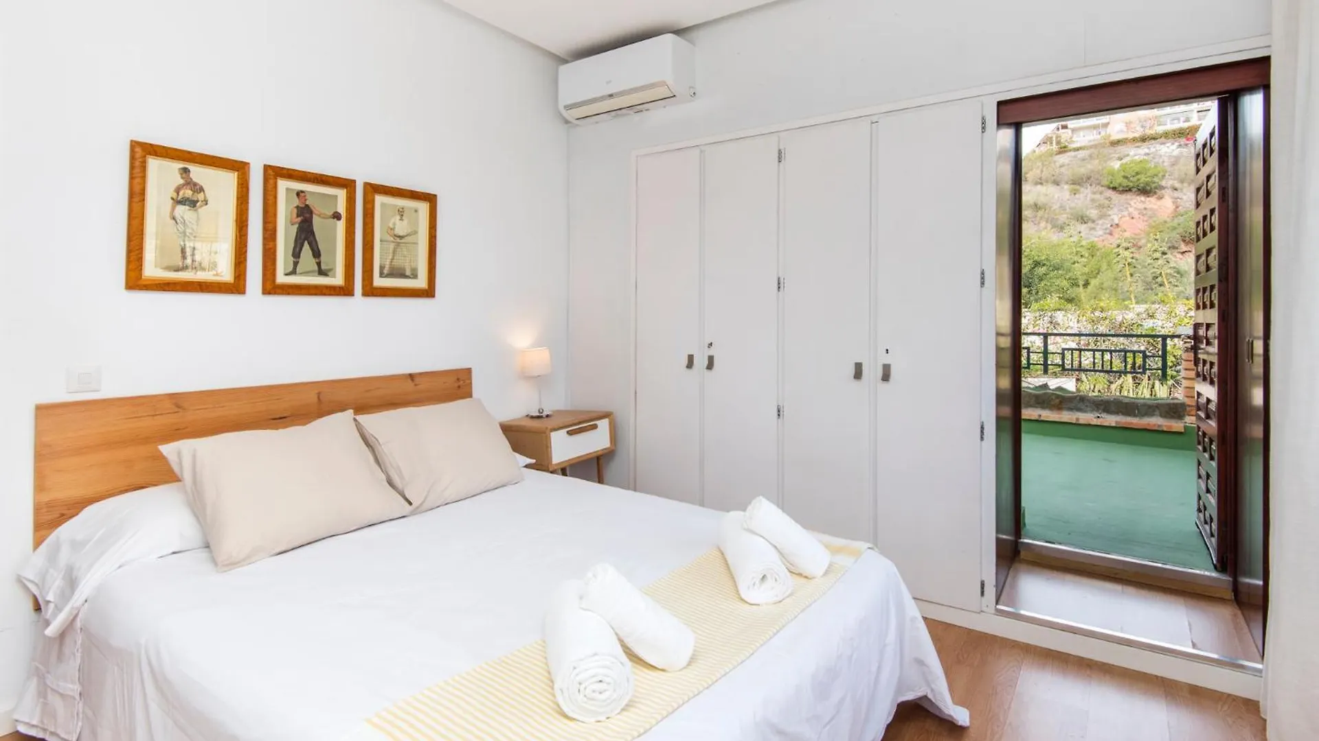 Dom wakacyjny Queen Of The Ocean Villa: Stately Style House With Pool Malaga