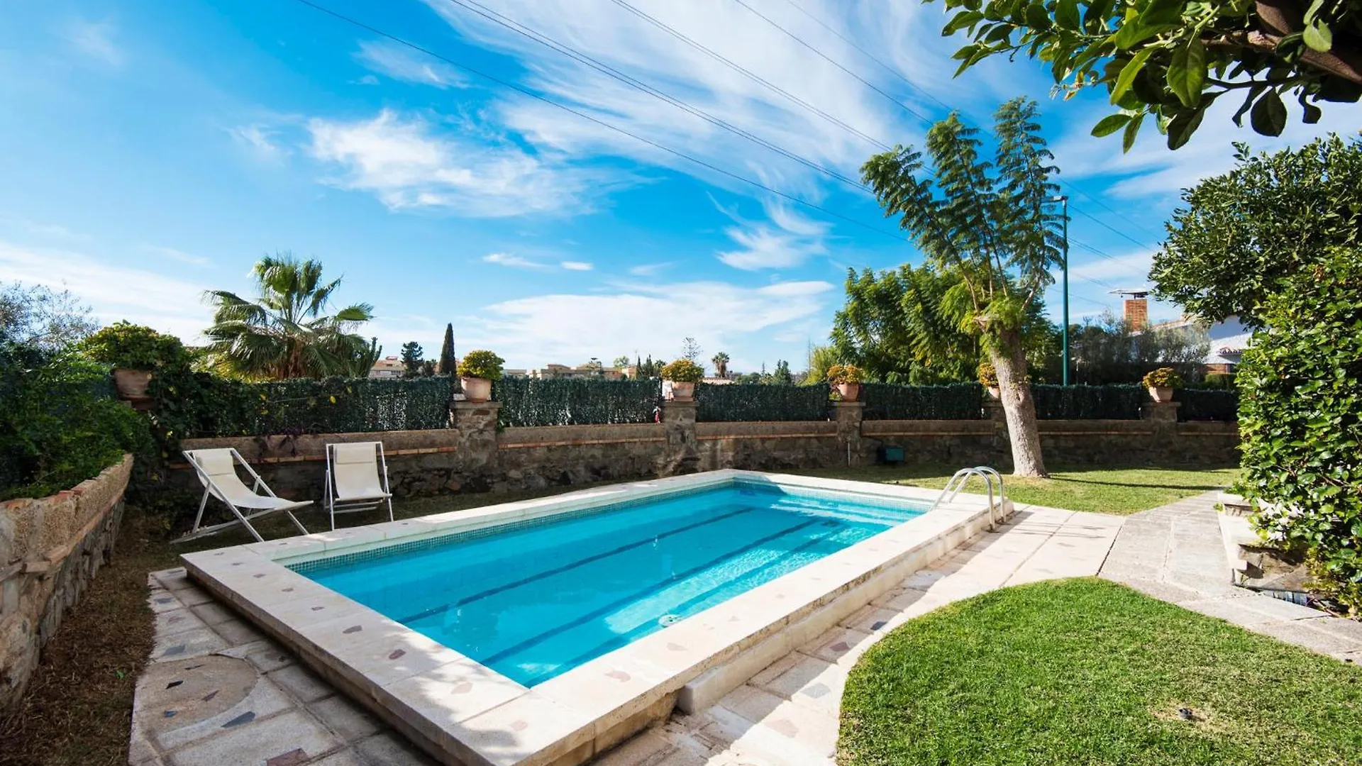 Queen Of The Ocean Villa: Stately Style House With Pool Малага Дом отдыха