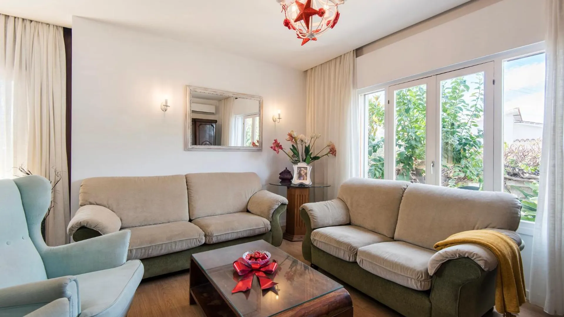 Дом отдыха Queen Of The Ocean Villa: Stately Style House With Pool Малага