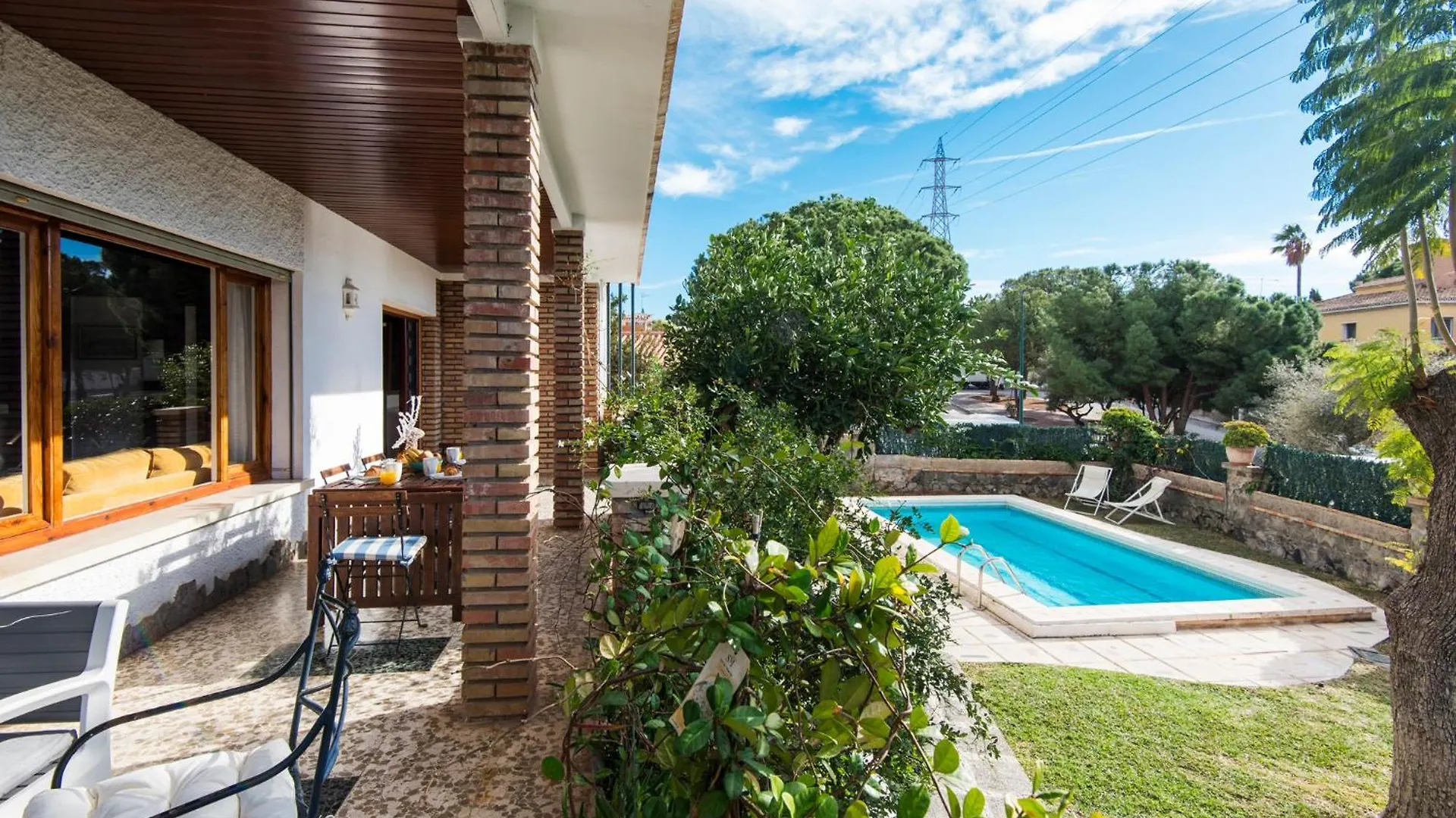 Дом отдыха Queen Of The Ocean Villa: Stately Style House With Pool Малага